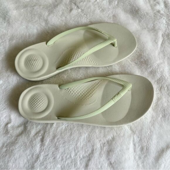 FitFlop Women's Iqushion Ergonomic Flip-Flops Size 7 - Picture 2 of 11